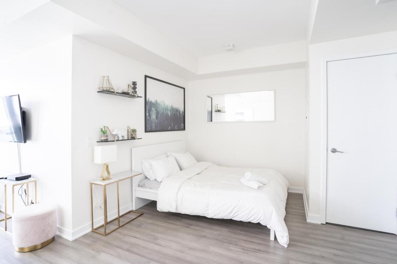 Beautiful Luxurious Modern Condo With Breathtaking Views Toronto Kültér fotó