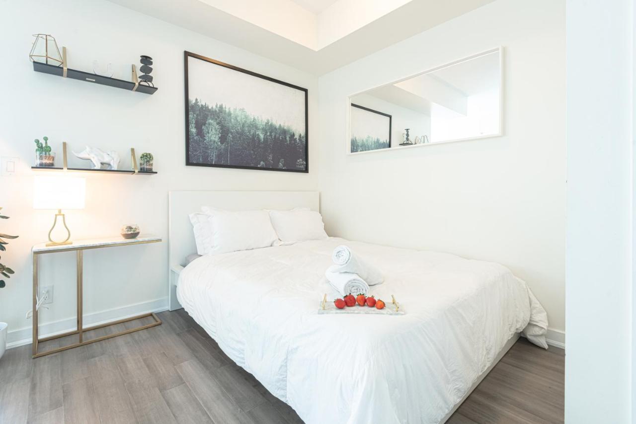 Beautiful Luxurious Modern Condo With Breathtaking Views Toronto Kültér fotó