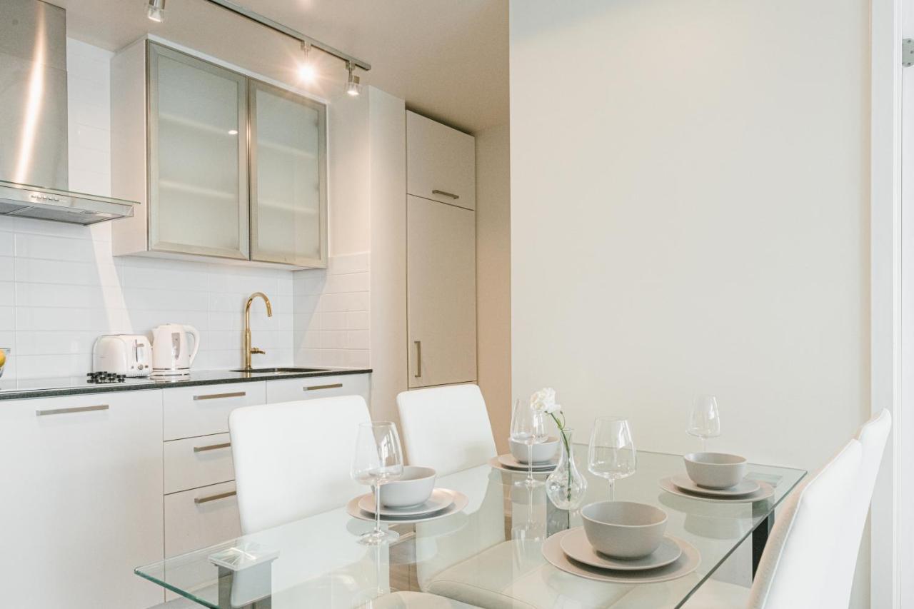 Beautiful Luxurious Modern Condo With Breathtaking Views Toronto Kültér fotó