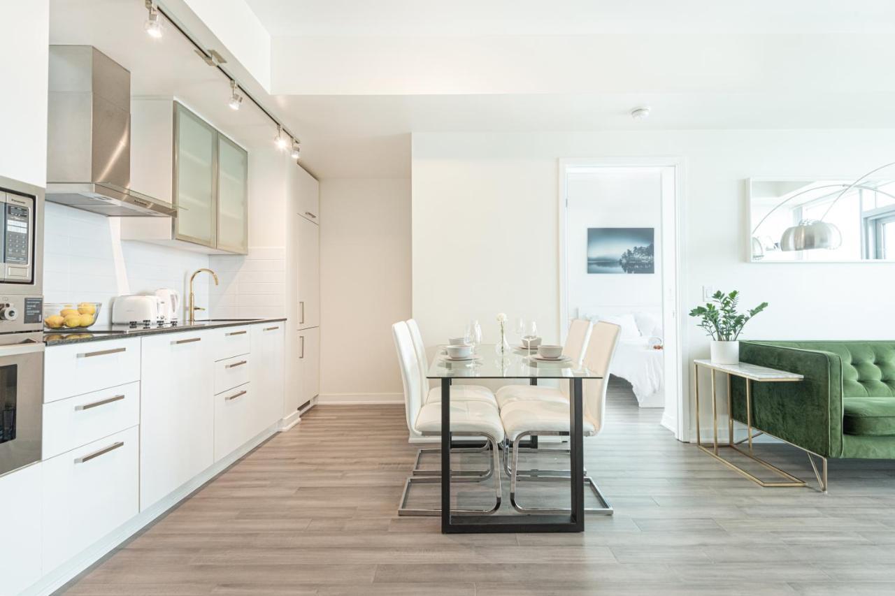Beautiful Luxurious Modern Condo With Breathtaking Views Toronto Kültér fotó